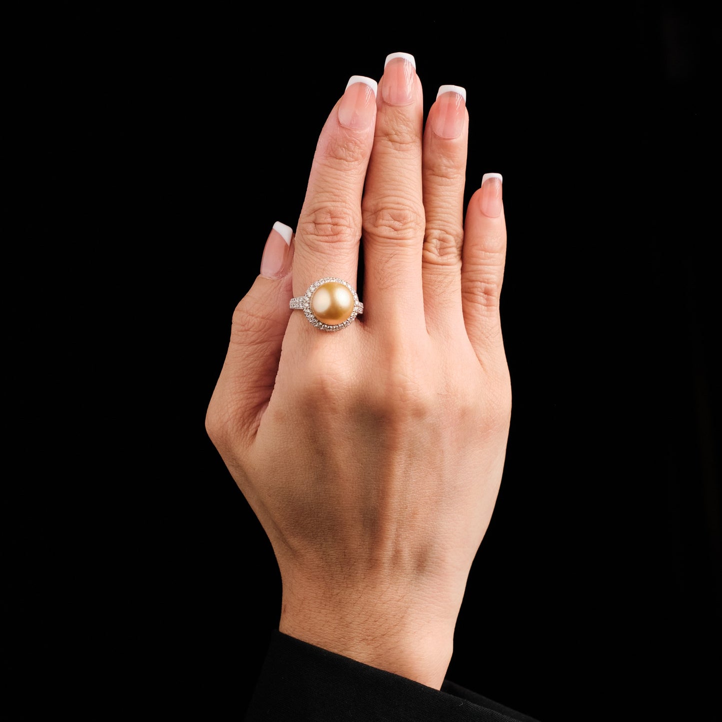 Mouawad "Classic Pearl" Ring