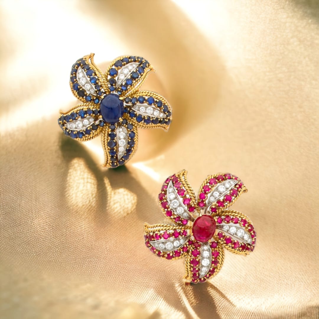 Vintage Pair of Flower Brooches