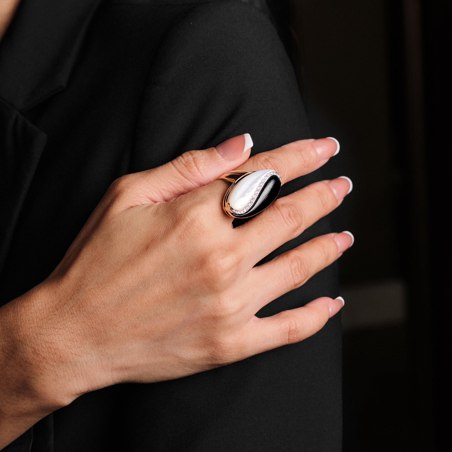 Vintage Onyx and Mother of Pearl Ring