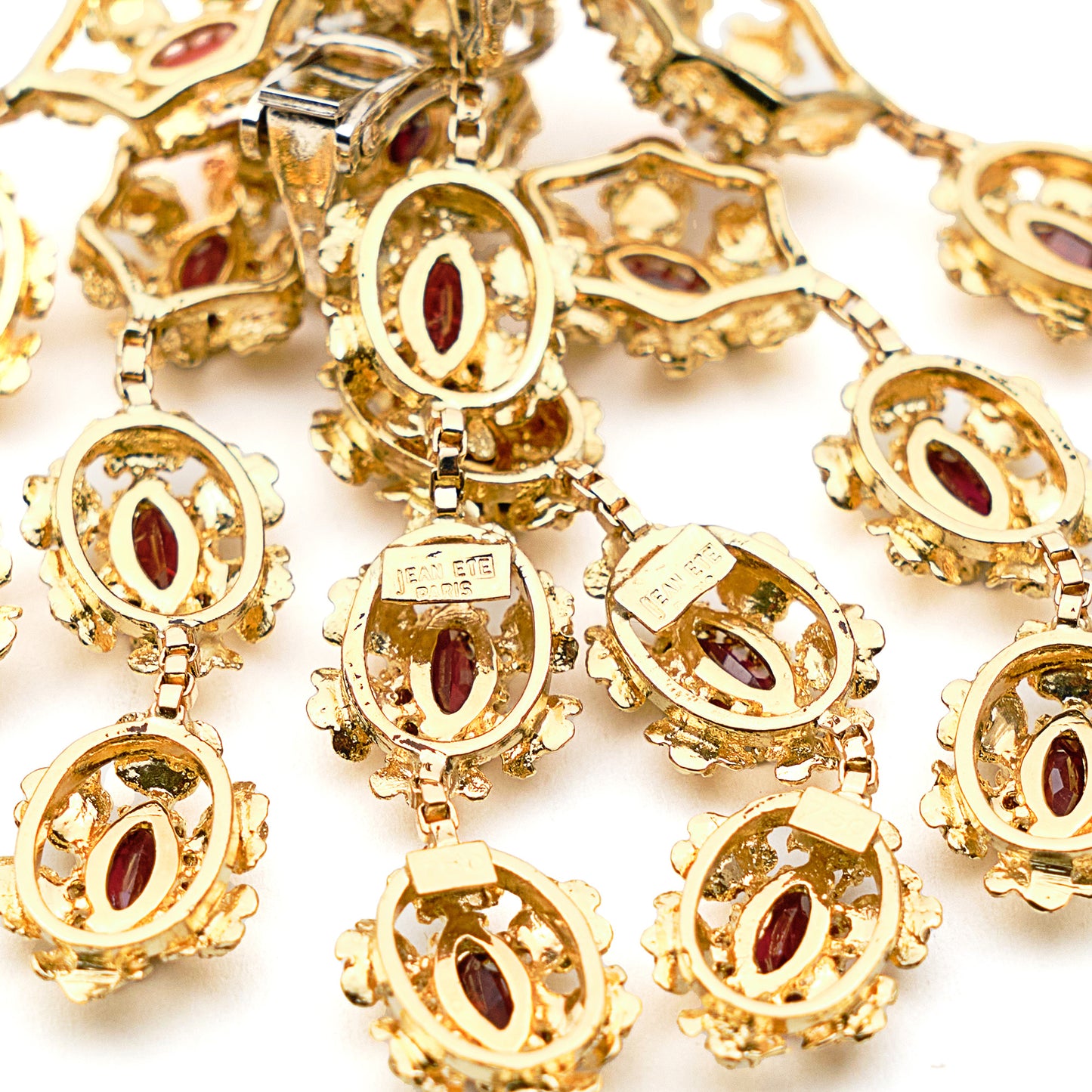 Jean Ete Garnet Earrings