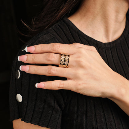 Chanel ‘Matelassé’ Yellow Gold Ring