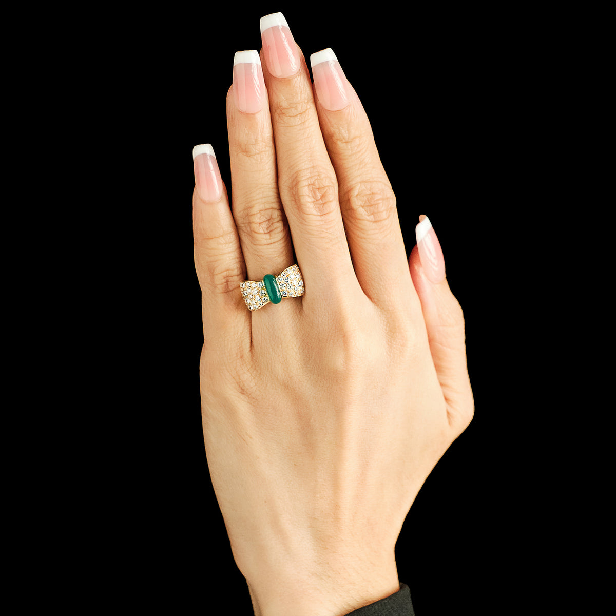 Van Cleef & Arpels Chrysoprase Bow Ring