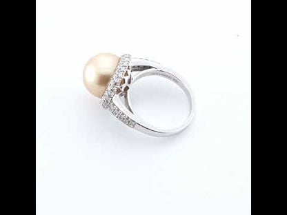 Mouawad "Classic Pearl" Ring